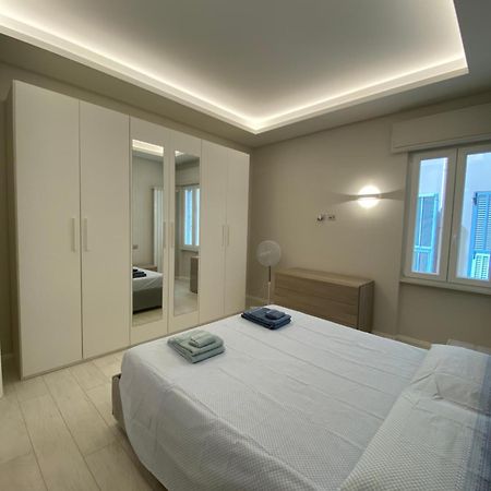 因佩里亚Casa Dante: Oneglia Centro-Marina-Spiagge公寓 外观 照片
