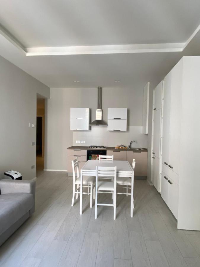 因佩里亚Casa Dante: Oneglia Centro-Marina-Spiagge公寓 外观 照片