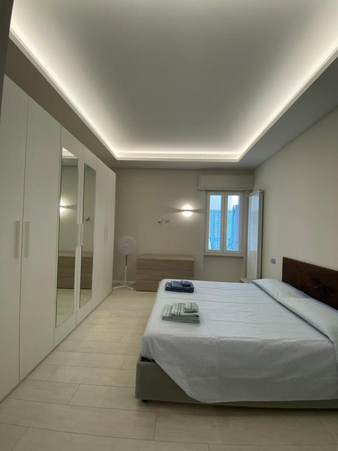 因佩里亚Casa Dante: Oneglia Centro-Marina-Spiagge公寓 外观 照片
