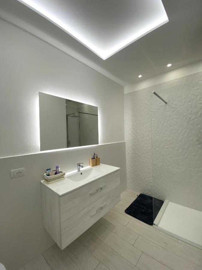 因佩里亚Casa Dante: Oneglia Centro-Marina-Spiagge公寓 外观 照片