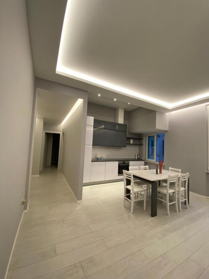 因佩里亚Casa Dante: Oneglia Centro-Marina-Spiagge公寓 外观 照片