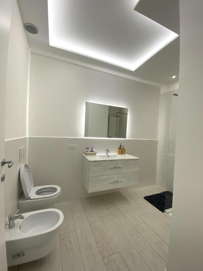 因佩里亚Casa Dante: Oneglia Centro-Marina-Spiagge公寓 外观 照片