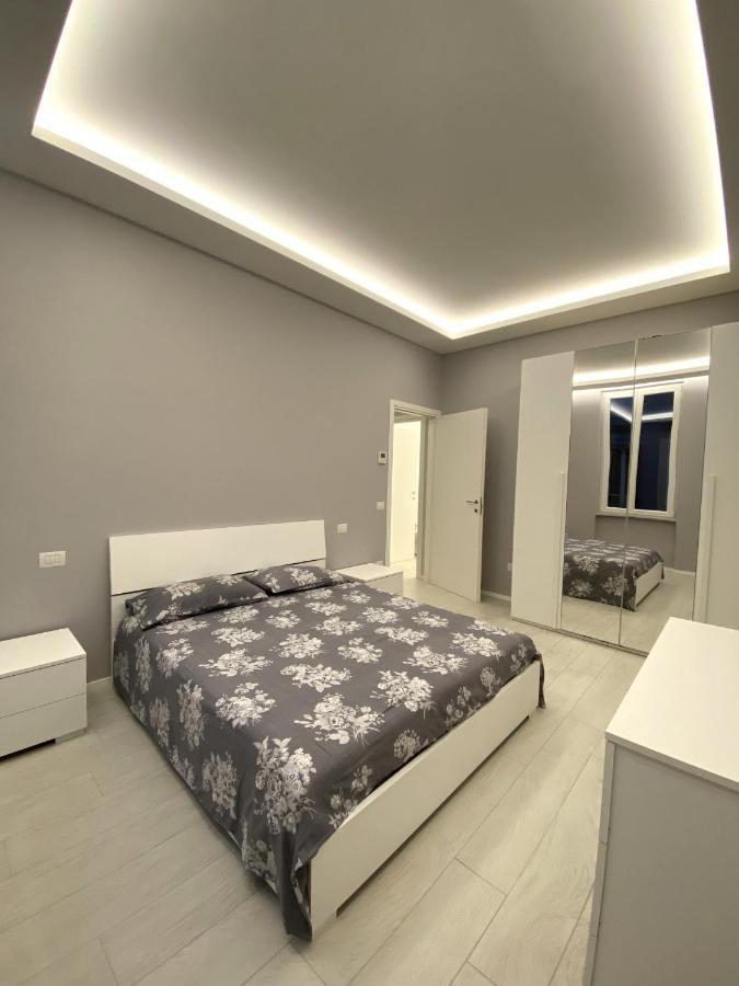 因佩里亚Casa Dante: Oneglia Centro-Marina-Spiagge公寓 外观 照片
