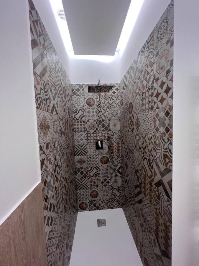 因佩里亚Casa Dante: Oneglia Centro-Marina-Spiagge公寓 外观 照片