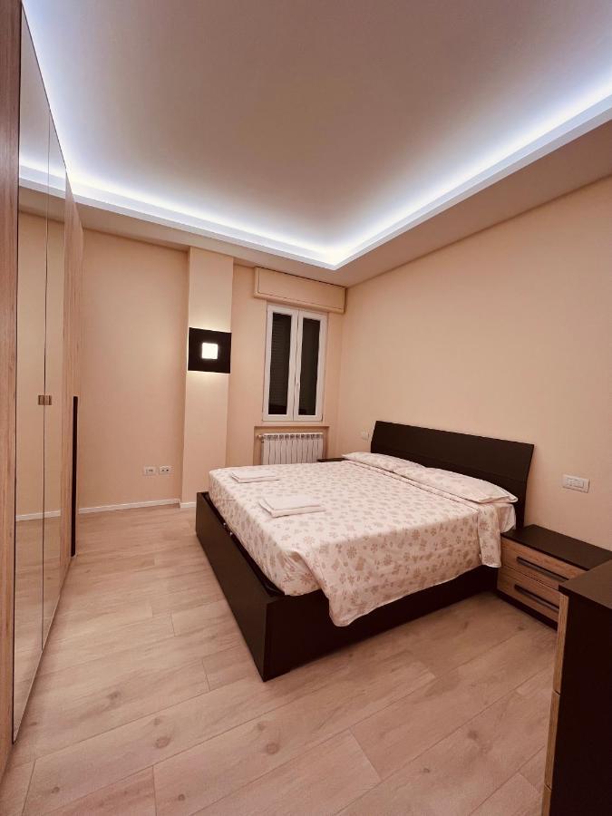 因佩里亚Casa Dante: Oneglia Centro-Marina-Spiagge公寓 外观 照片