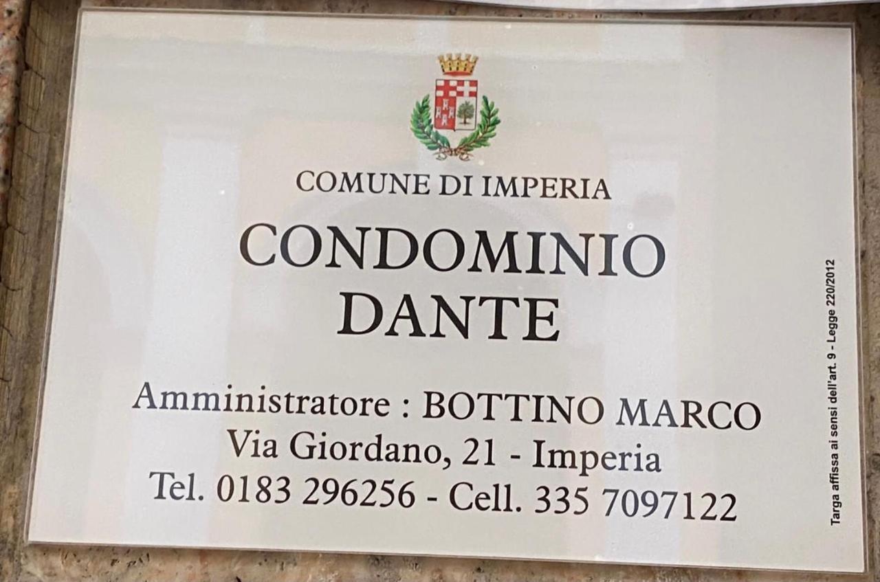 因佩里亚Casa Dante: Oneglia Centro-Marina-Spiagge公寓 外观 照片