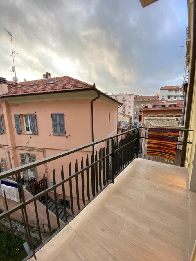 因佩里亚Casa Dante: Oneglia Centro-Marina-Spiagge公寓 外观 照片